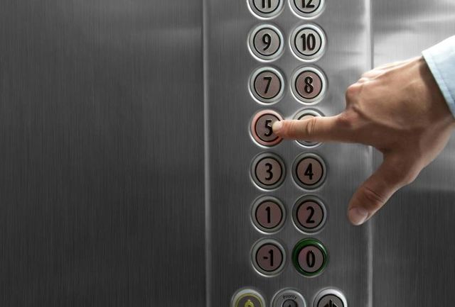 سالانه 388 هزار حادثه آسانسوری در تهران/ بی توجهی به ایمنی آسانسورها در اکثر ساختمان های پایتخت